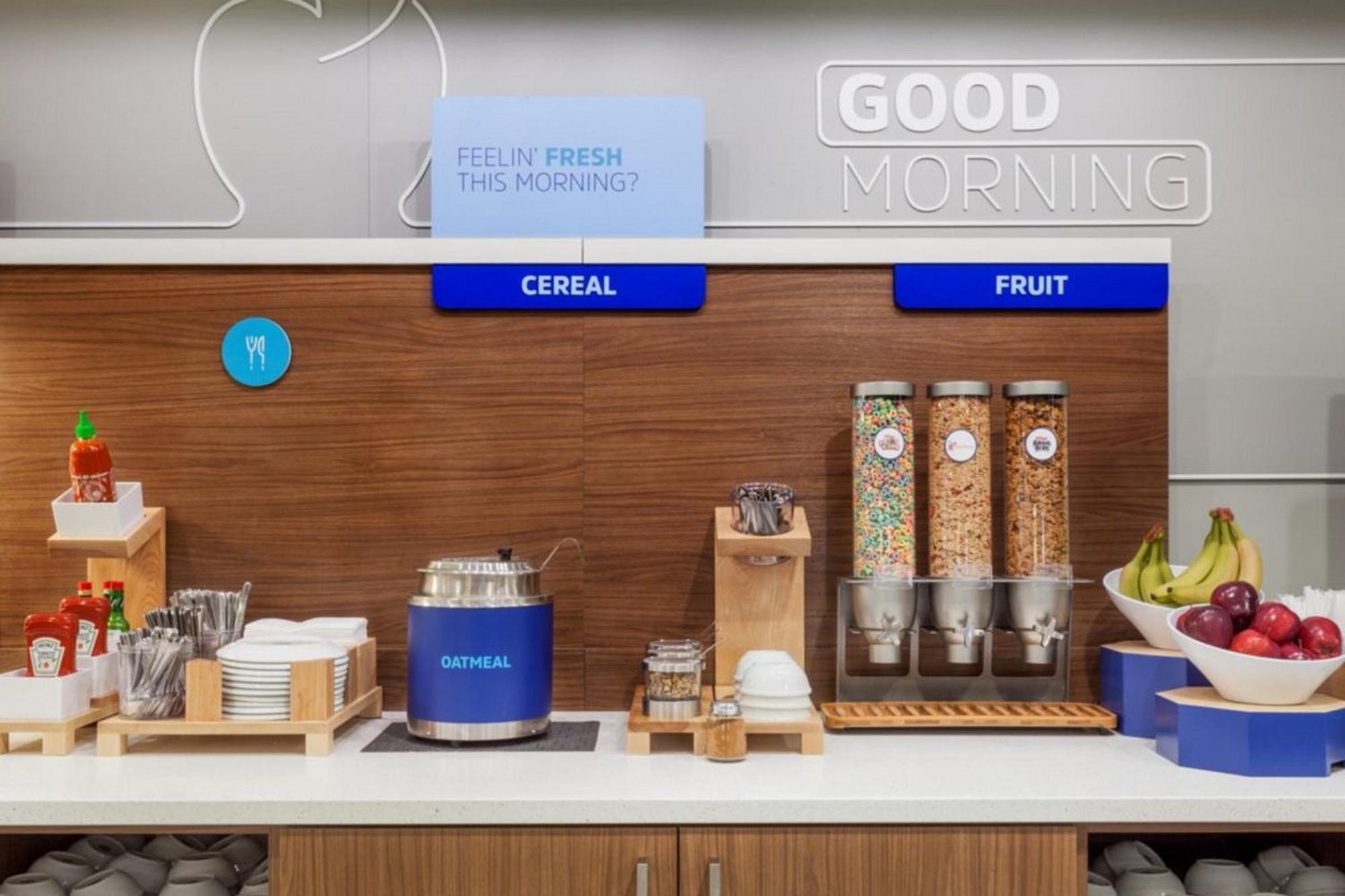 Holiday Inn Express & Suites Mansfield - Ontario By Ihg Buitenkant foto